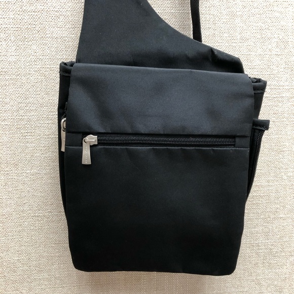 Travelon Handbags - Travelon crossbody travel purse